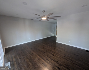 4308 Sheppard Drive - Photo Thumbnail 3