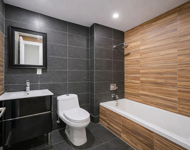 558 Kosciuszko Street - Photo Thumbnail 6
