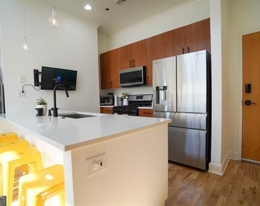 384 Ralph Mcgill Boulevard - Photo Thumbnail 4