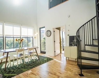 384 Ralph Mcgill Boulevard - Photo Thumbnail 1