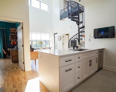384 Ralph Mcgill Boulevard - Photo Thumbnail 3