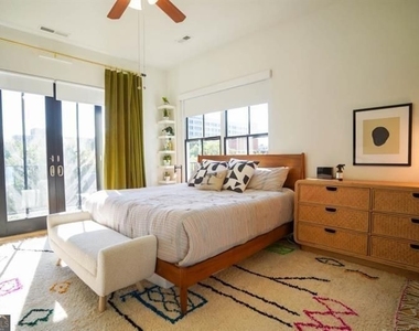 384 Ralph Mcgill Boulevard - Photo Thumbnail 7