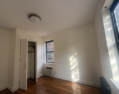 1680 York Avenue - Photo Thumbnail 7