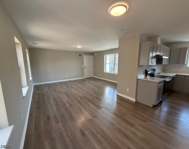 237 Main St - Photo Thumbnail 1