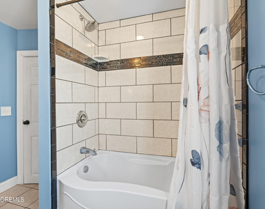49 Franklin Avenue - Photo Thumbnail 34