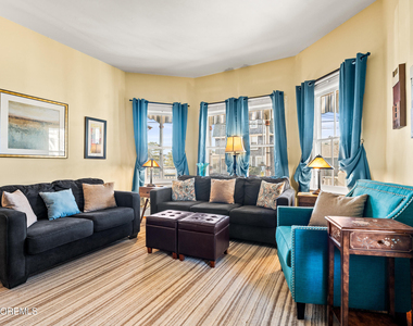 49 Franklin Avenue - Photo Thumbnail 7
