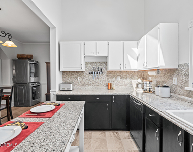49 Franklin Avenue - Photo Thumbnail 19
