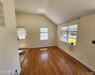 21 Coolidge Drive - Photo Thumbnail 2