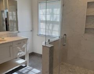 325 Towne Drive - Photo Thumbnail 9