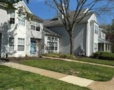 325 Towne Drive - Photo Thumbnail 21