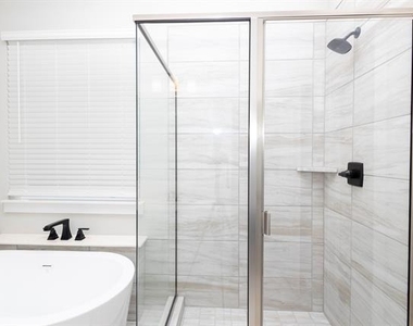 5928 Mustang Creek Lane - Photo Thumbnail 23