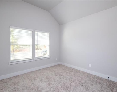 5928 Mustang Creek Lane - Photo Thumbnail 8