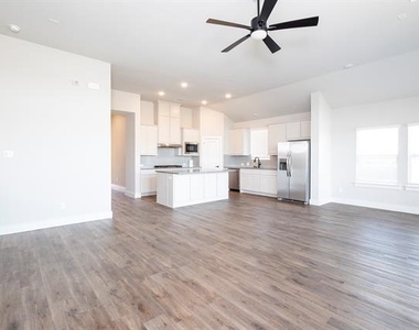 5928 Mustang Creek Lane - Photo Thumbnail 16