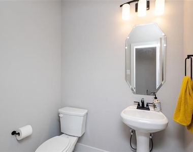 5928 Mustang Creek Lane - Photo Thumbnail 10
