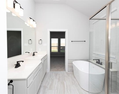 5928 Mustang Creek Lane - Photo Thumbnail 21