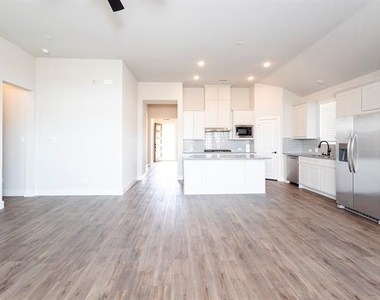 5928 Mustang Creek Lane - Photo Thumbnail 17
