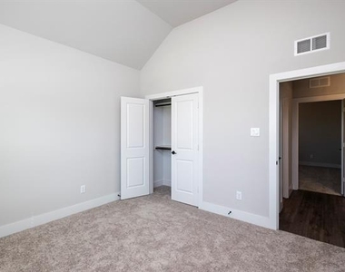 5928 Mustang Creek Lane - Photo Thumbnail 9