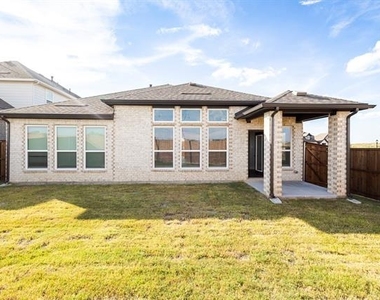 5928 Mustang Creek Lane - Photo Thumbnail 27