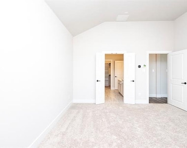 5928 Mustang Creek Lane - Photo Thumbnail 19
