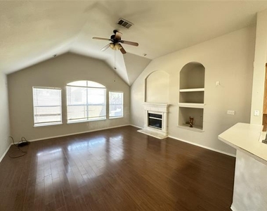 2034 Wimbledon Drive - Photo Thumbnail 8