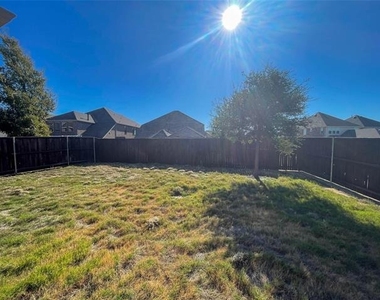723 Callaway Drive - Photo Thumbnail 23