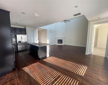 723 Callaway Drive - Photo Thumbnail 10