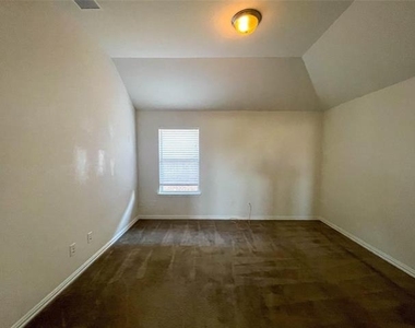 723 Callaway Drive - Photo Thumbnail 19