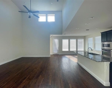723 Callaway Drive - Photo Thumbnail 7