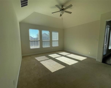 723 Callaway Drive - Photo Thumbnail 16