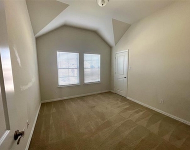 723 Callaway Drive - Photo Thumbnail 21