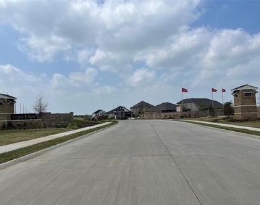 5405 Fairdale Drive - Photo Thumbnail 1