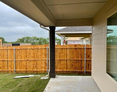 5405 Fairdale Drive - Photo Thumbnail 5