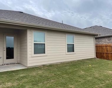5405 Fairdale Drive - Photo Thumbnail 6