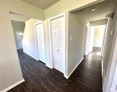 2508 S Center Street S - Photo Thumbnail 4