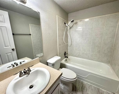 2508 S Center Street S - Photo Thumbnail 12
