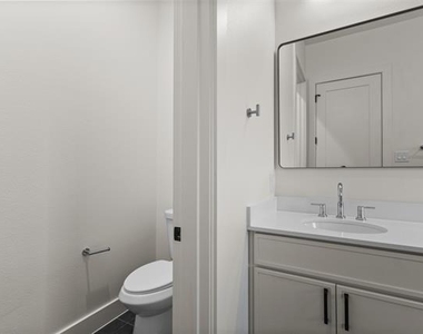 2203 Hondo Avenue - Photo Thumbnail 27