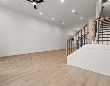 2203 Hondo Avenue - Photo Thumbnail 20