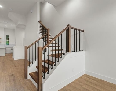 2203 Hondo Avenue - Photo Thumbnail 21