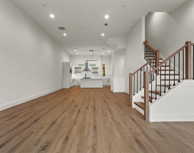 2203 Hondo Avenue - Photo Thumbnail 19