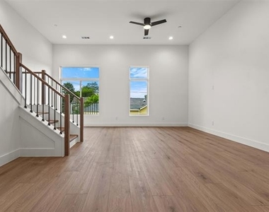 2203 Hondo Avenue - Photo Thumbnail 16