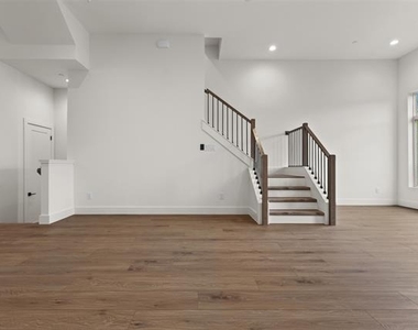 2203 Hondo Avenue - Photo Thumbnail 17