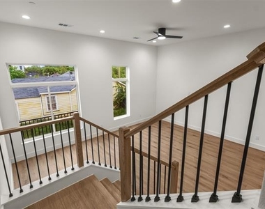 2203 Hondo Avenue - Photo Thumbnail 22