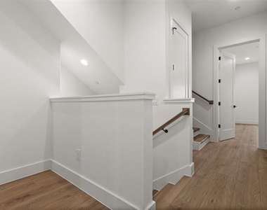 2203 Hondo Avenue - Photo Thumbnail 23