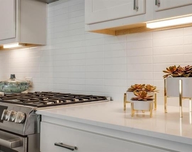 4620 Munger Avenue - Photo Thumbnail 11
