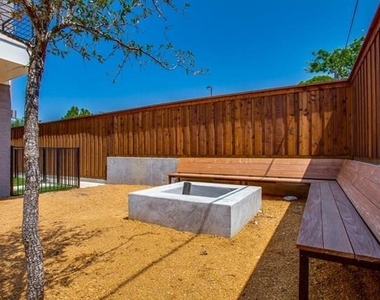 4620 Munger Avenue - Photo Thumbnail 24