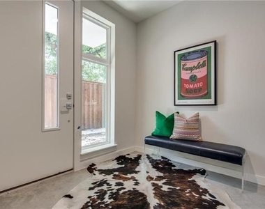 4620 Munger Avenue - Photo Thumbnail 5