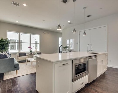 4620 Munger Avenue - Photo Thumbnail 8