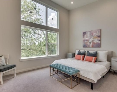 4620 Munger Avenue - Photo Thumbnail 19
