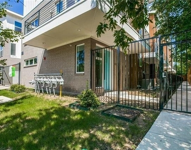 4620 Munger Avenue - Photo Thumbnail 2