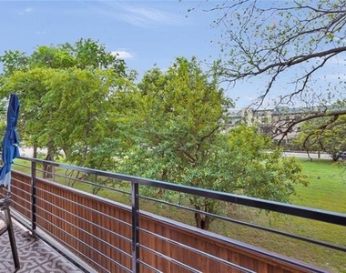 4620 Munger Avenue - Photo Thumbnail 6
